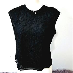 Lace sleeveless top (lined)